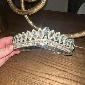 WEDDING TIARA UNUSED